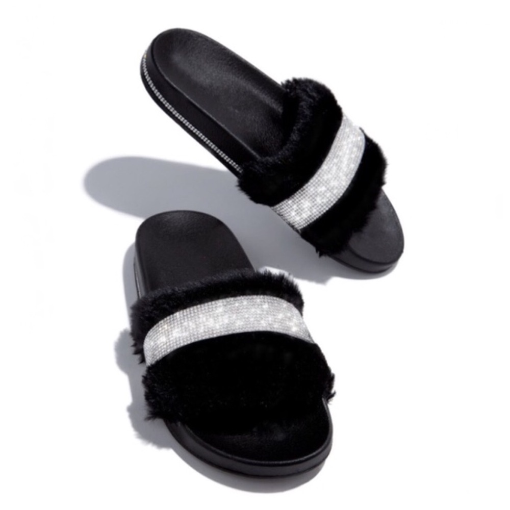 !! RESTOCK !! Faux Fur Embellished Slides in Black - Picture 2 of 5